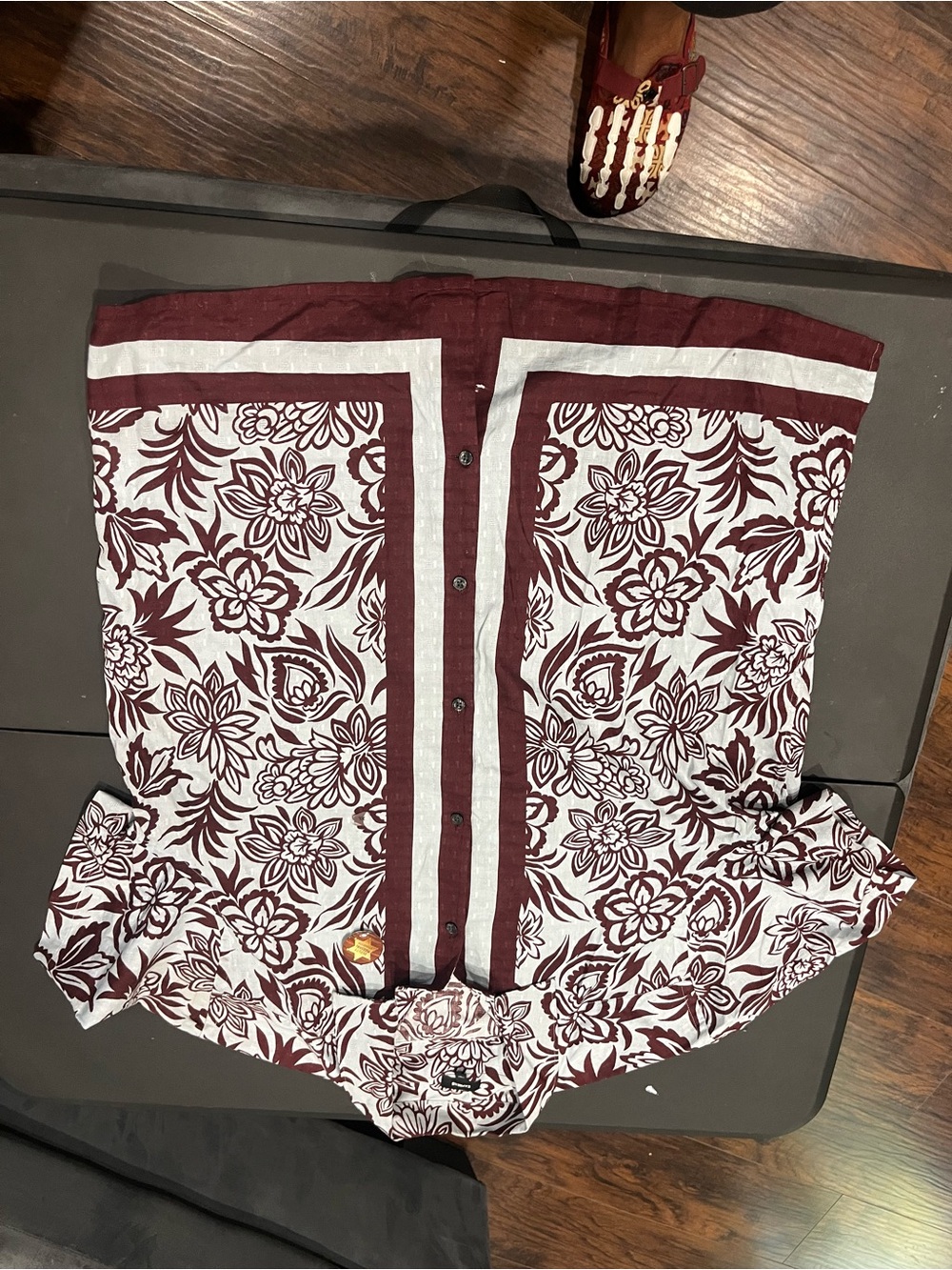 Express Men’s Short Sleeve Button-Up Shirt Burgundy and White Floral